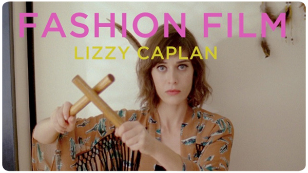 Fashion Film con Lizzy Caplan: una burla bien hecha 10