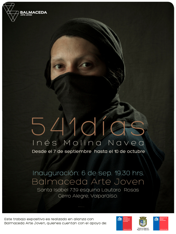 “541 días”, fotografía de encapuchados de Inés Molina en Valparaíso 5
