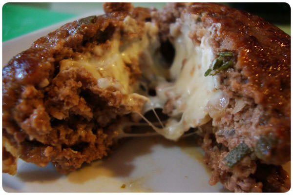 Receta: Hamburguesa rellena de queso azul 1