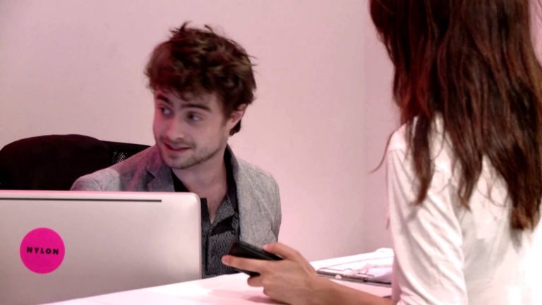 Daniel Radcliffe, recepcionista de revista Nylon 1