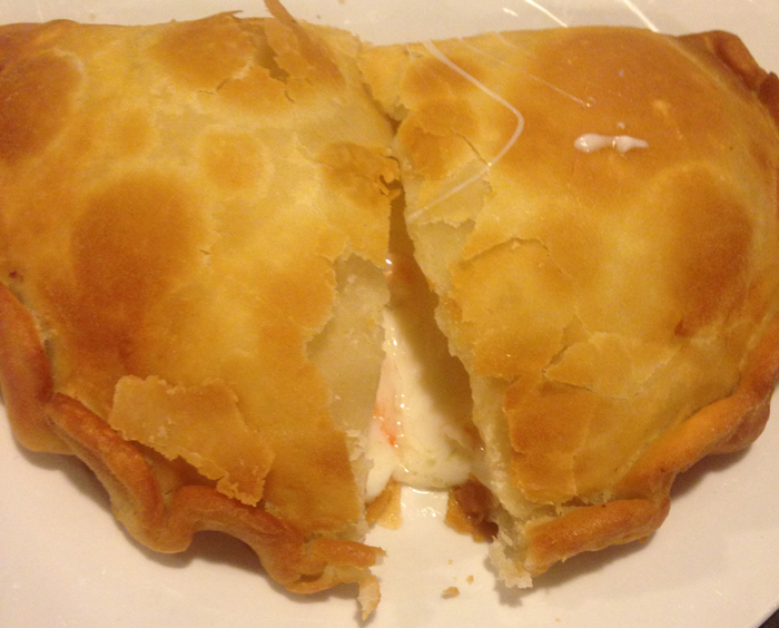 Lo de siempre: empanada camarón queso del Quillay 3