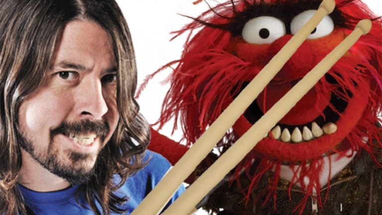 Guerra de bateristas: Dave Grohl de Foo Fighters versus Animal de Los Muppets 2