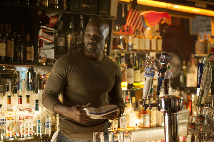 Mike Colter (Luke Cage): mino 1