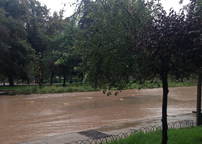 El agua y Santiago: la lluvia, los cortes y los culpables 1
