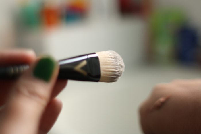 Consultorio dermatológico: Cómo aplicar la base de maquillaje 6