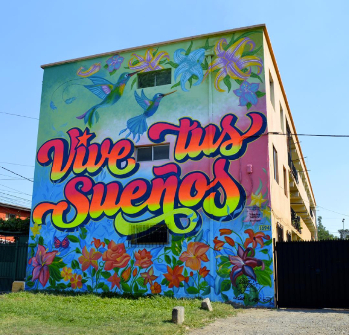 Elliot Tupac hace su tercer mural en Chile 1