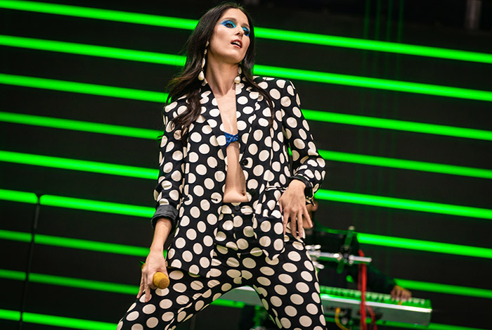 Francisca Valenzuela hace bailar a sus leales fans en Parque Estéreo 2