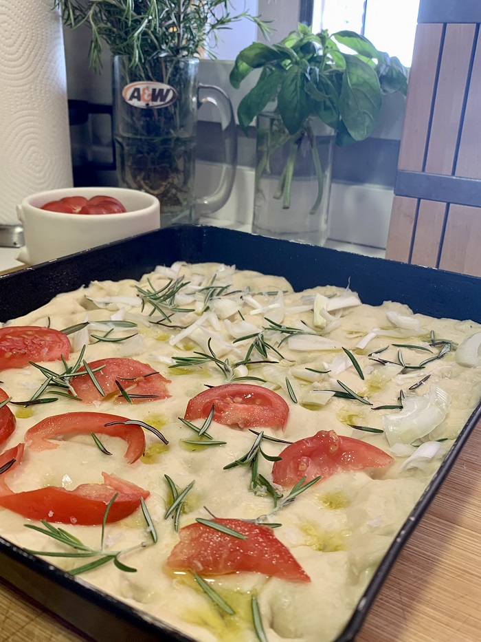 Receta de focaccia, cebolla y tomate 2