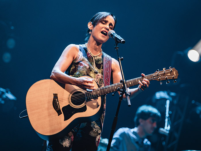 Julieta Venegas conquistó al Teatro Municipal 4