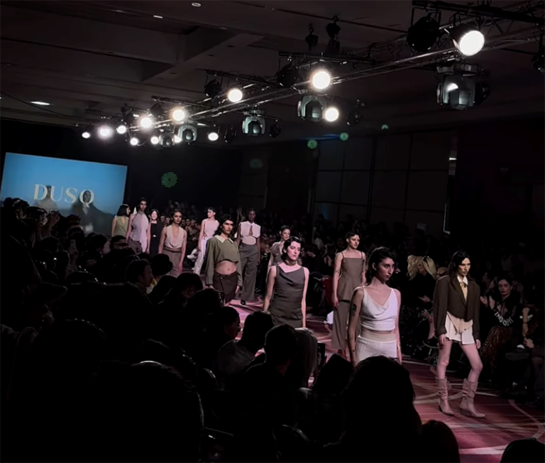 viste la calle catwalk