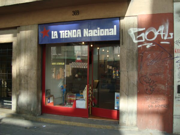 La Tienda Nacional: cultura pop chilena para llevar 9