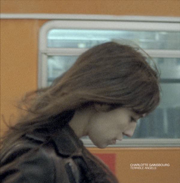 Charlotte Gainsbourg y su oscura Terrible Angels 7